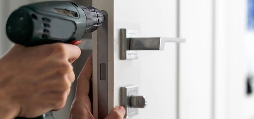 Locksmith For Lock Replacement Near Me in Vandenberg Village, CA